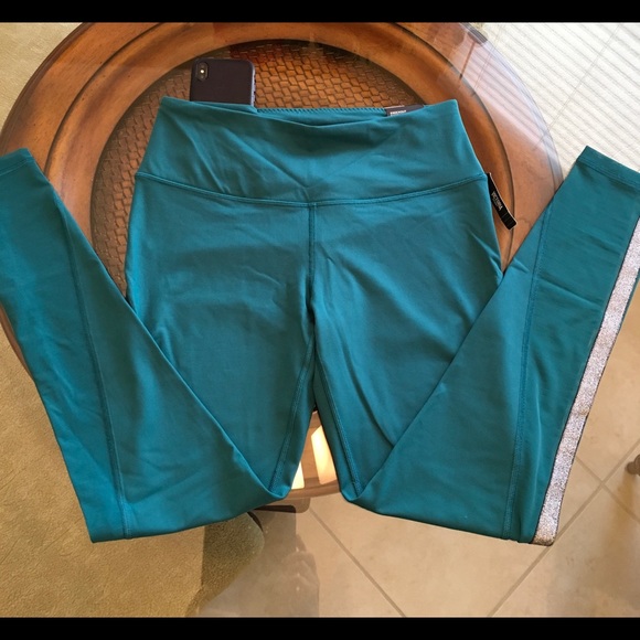 ❤️Knockout By Victoria Sport Tight ❤️ - Picture 2 of 7